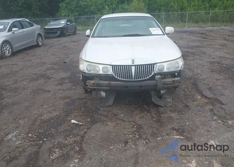 2002 Lincoln Town Car Sig. Prem./Signature from USA, damaged, VIN 1LNHM82W12Y656800